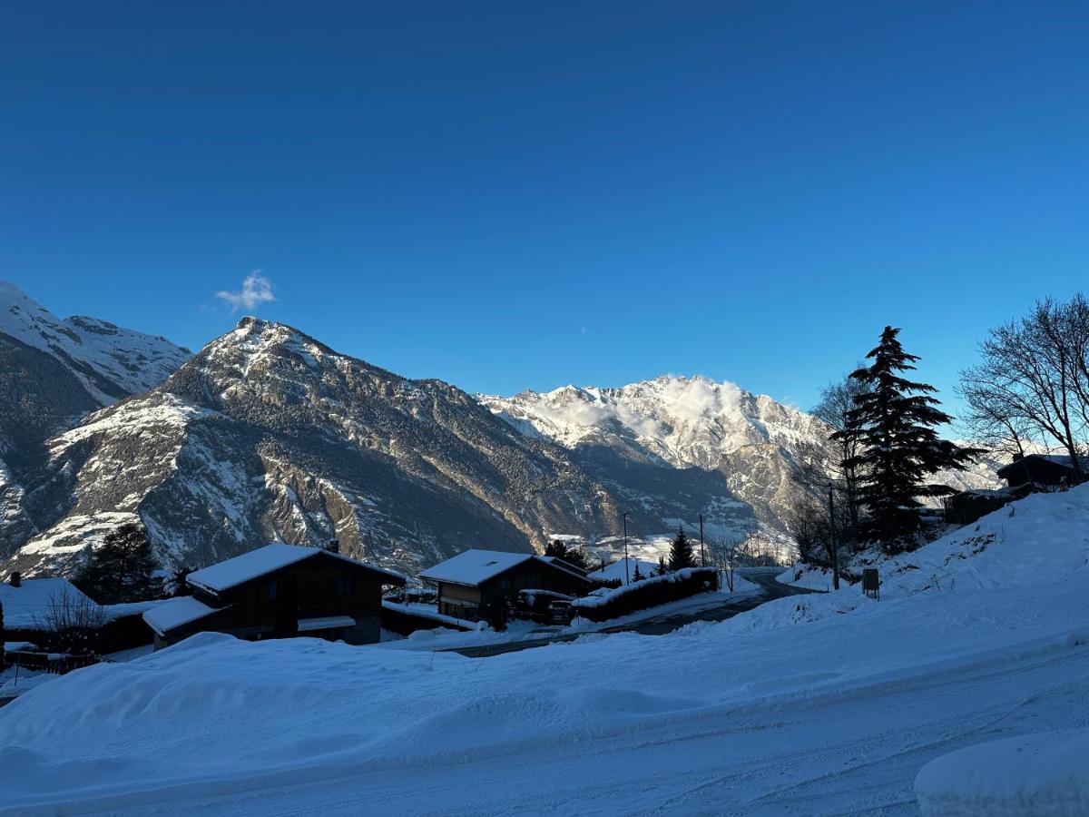 Chambres D'Hotes Les Louettes A Sapinhaut Canton Du Valais Saxon Exteriér fotografie