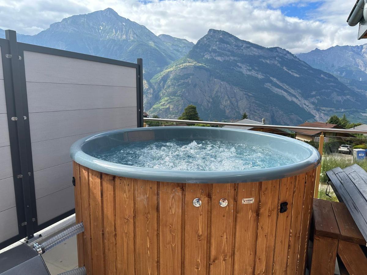Chambres D'Hotes Les Louettes A Sapinhaut Canton Du Valais Saxon Exteriér fotografie
